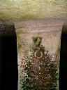 Il celebre Segno di Tanit "capovolto", scolpito sull'unico pilastro (scavato in luogo) di una tomba ipogea punica.